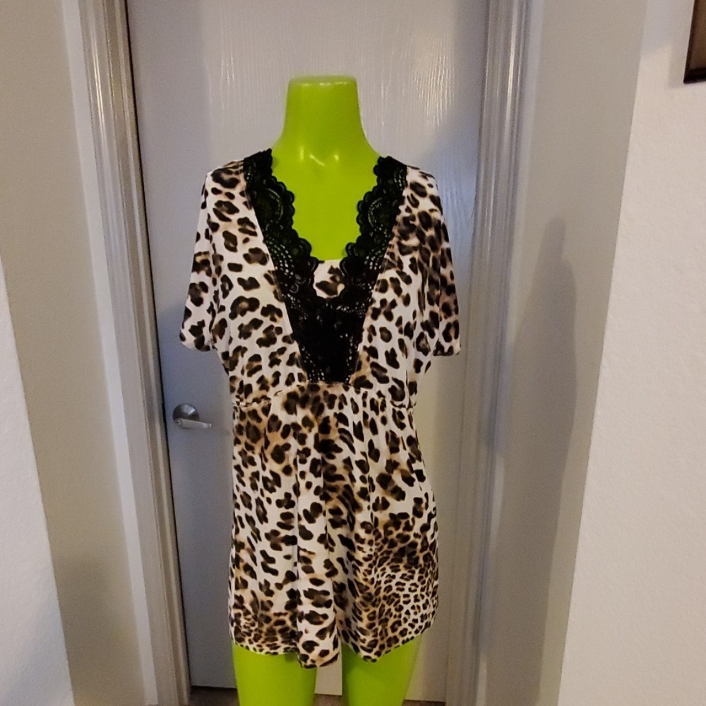 NEW Soma brand ladies Animal Print top size Small NEW